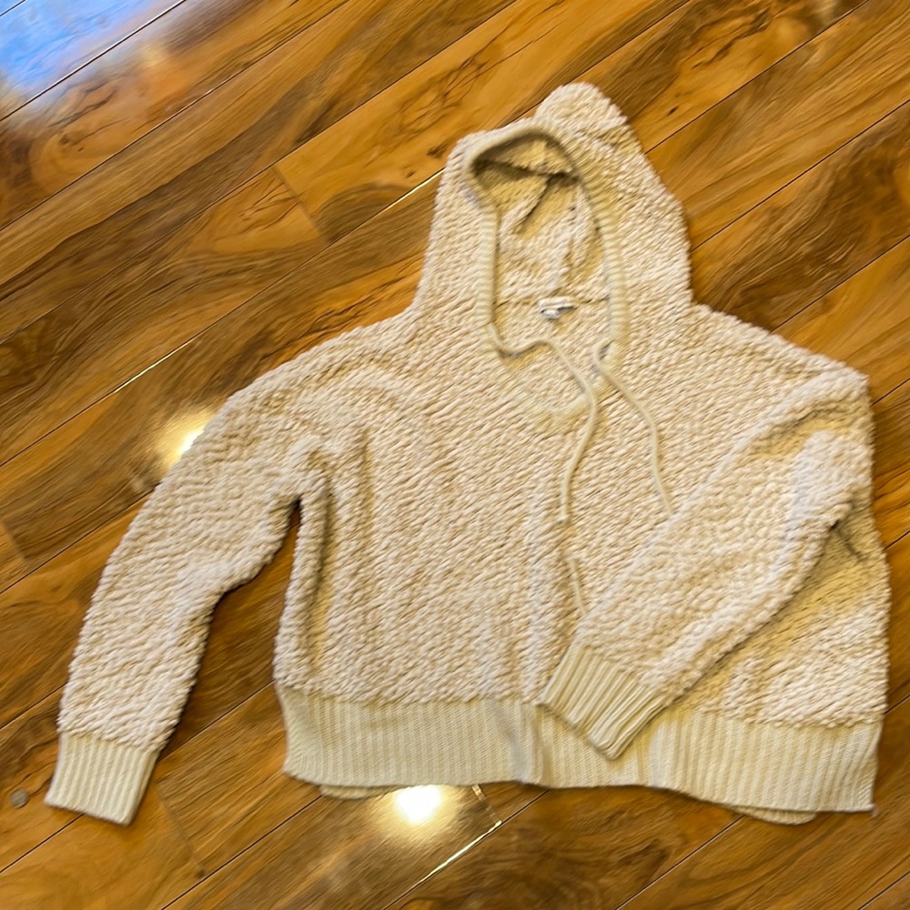 Cropped sweater size m/L